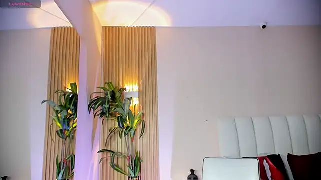 Bella-Bloom webcam model