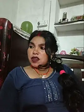 Mahi_hote in webcam