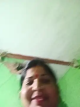 Joohi_Chawla143 in webcam