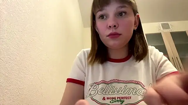 VivienneWakenight in webcam