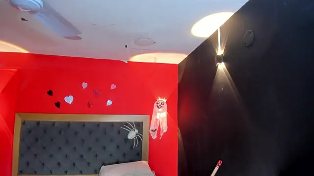 yayahilton (F young) - WHIP ASS