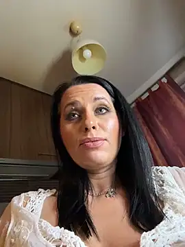 Hotmomcheckk_