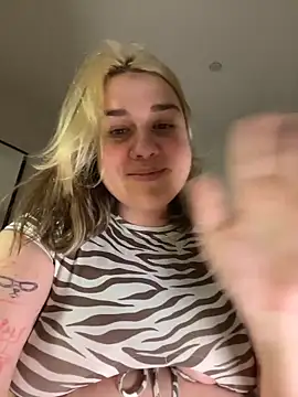 suziemurray (F young) - Fuck my pussy with dildo