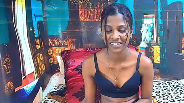 IndianSilkySpice live cam on StripChat