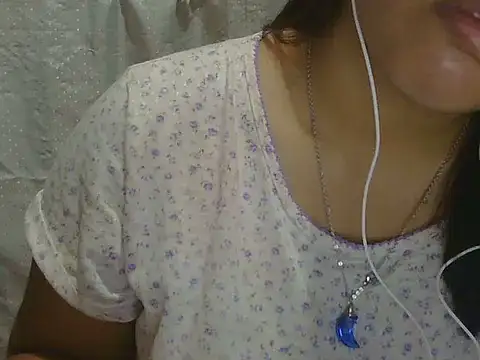 ChubbyButty live cam on StripChat