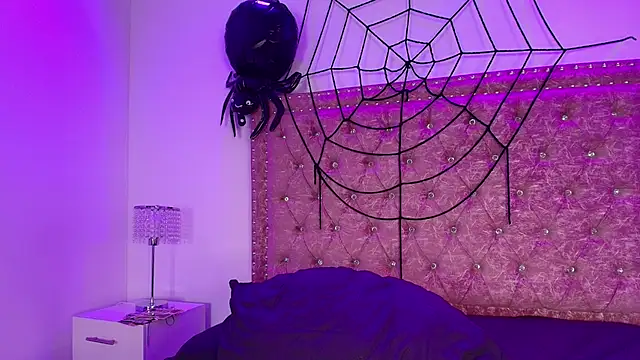 Juless_cornett live cam on StripChat