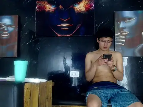 CamAndOfficial live cam on StripChat