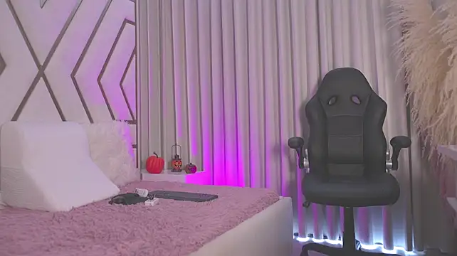 SarahGrey_18