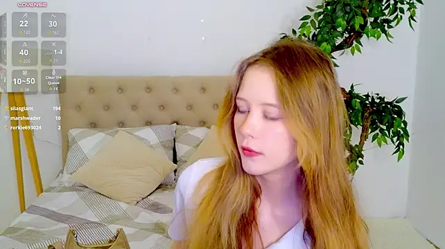 SvarovskiE live cam on StripChat
