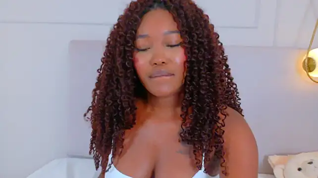 JosselynBrown live cam on StripChat