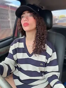 roxyrougee live cam