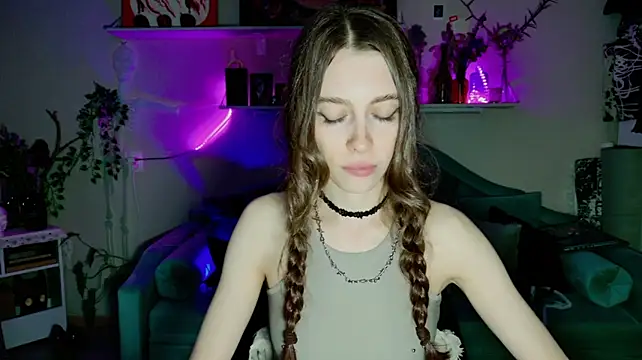 Yoka_paradoXXX live cam on StripChat