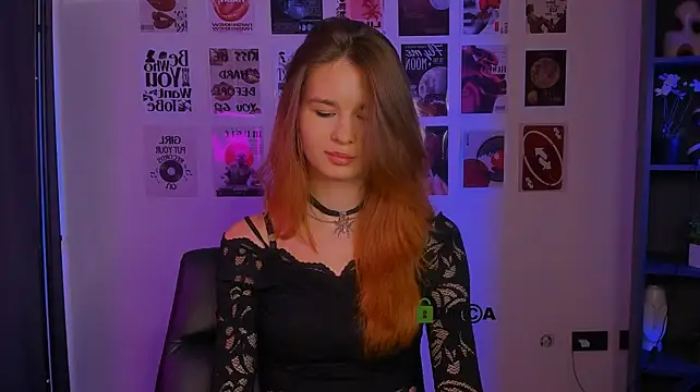 angie_foxy1