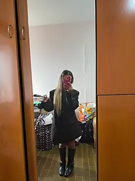 Thegirlofthemirror, modelo webcam