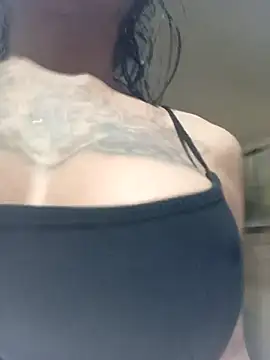 Trish_CurveCock webcam
