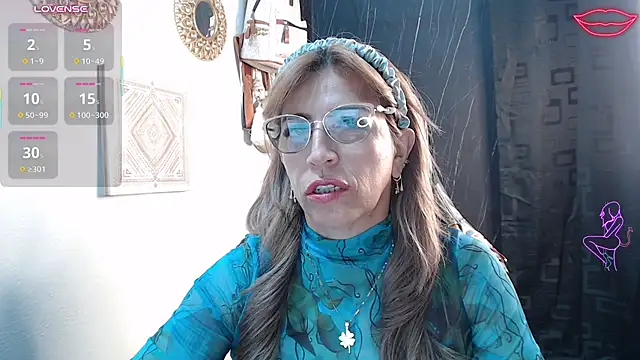 Chayla_Ruiz live cam on StripChat