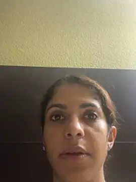 karlatiburcio live cam on StripChat