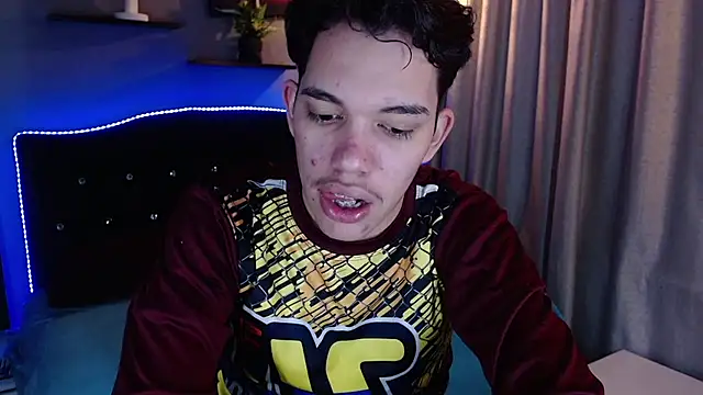 haku_nayro live cam