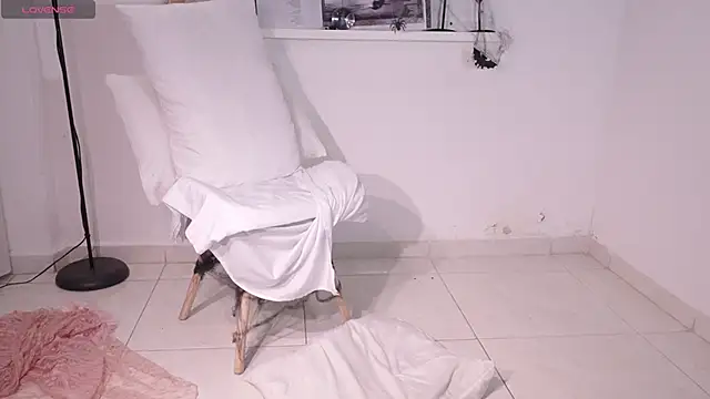 sweettener_ (T teen) - 🎯Get oil and dance sexy