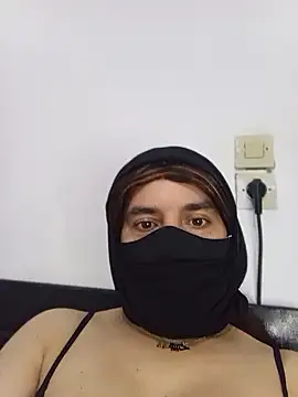 Banouti_23 live cam on StripChat