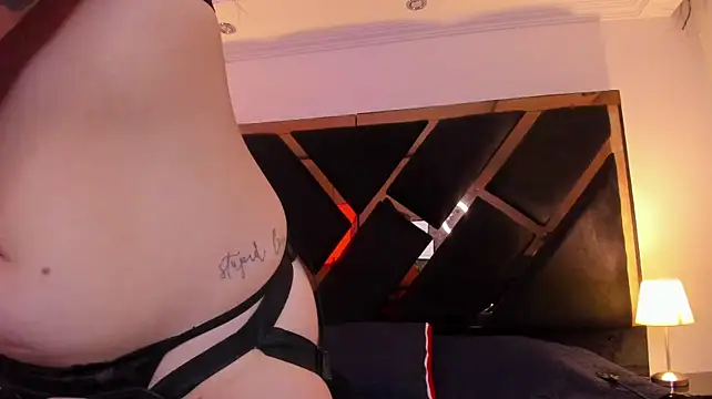 SusanVilla live cam on StripChat