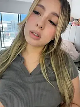 Cloee_Rainbow1 live cam