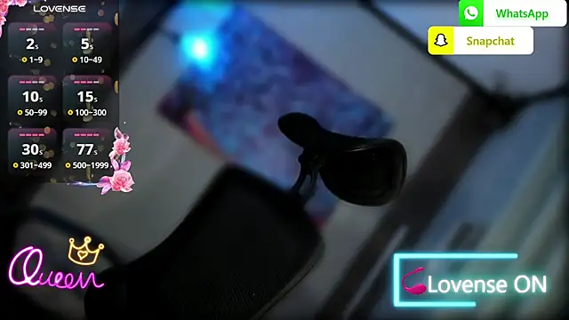 UrDominantBella live cam on StripChat