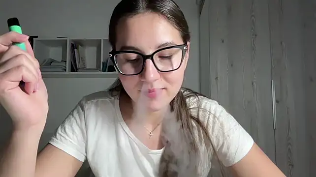 rubymoonv live cam on StripChat