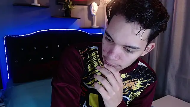haku_nayro in webcam