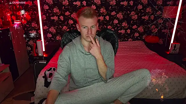 Vuitton live cam on StripChat