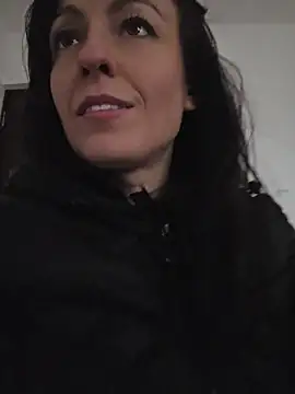 Risky_woman