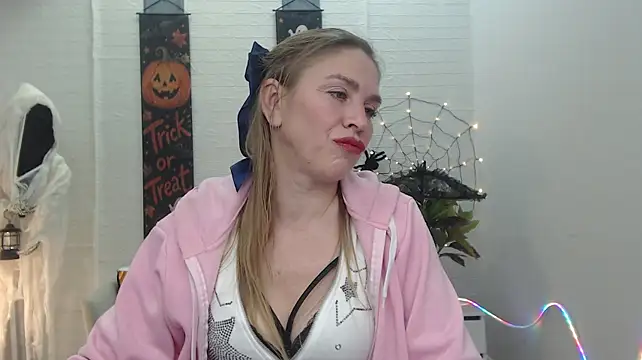 TessaDaybreak in webcam