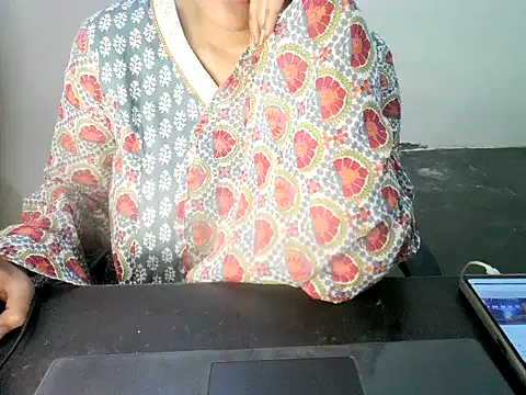 laila_gorgeous06 — вебкам-модель