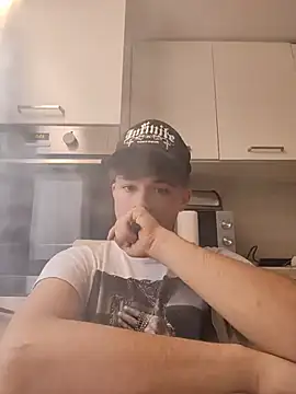 jackiejack777 (M twink) - I need a new phone :(
