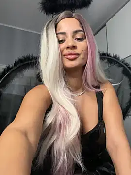 _adelle in webcam
