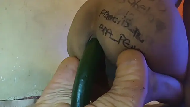 sissyanalAdicted, modelo de webcam