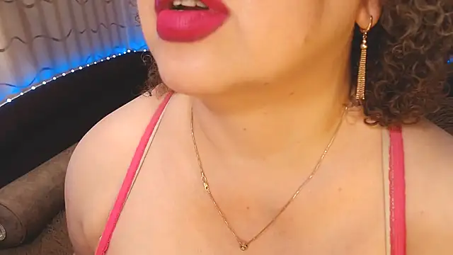 bustykatty (F mature) - CAUTION: My LIPS may CAUSE ADDICTION!!!!