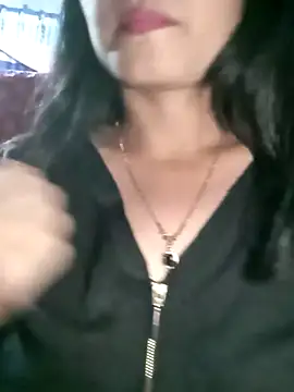 Ava_Ember_J1 in webcam