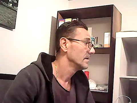 mastercharisma35 live cam on StripChat