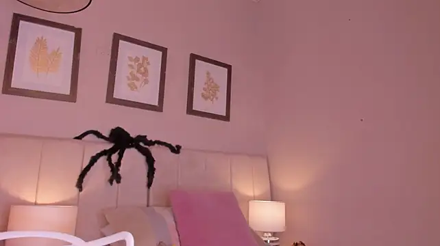 zoe_sky_