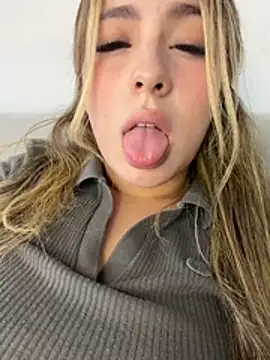 Webcam-Model Cloee_Rainbow1