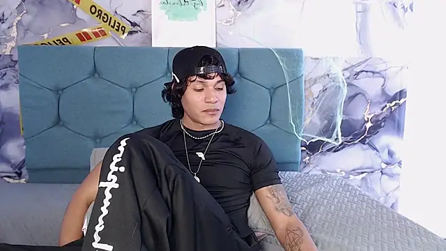 MaximilianRoth live cam on StripChat