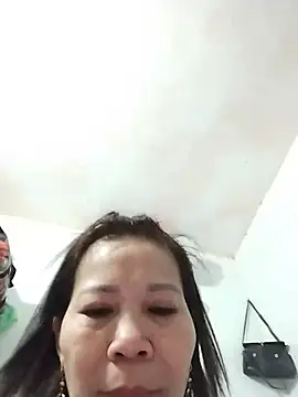 MYAMYA20 in webcam