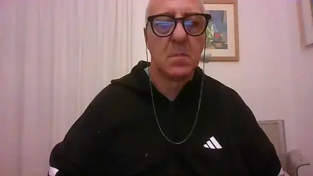 ANONIMO7735 live cam on StripChat