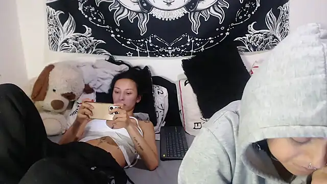 emily_n_abby