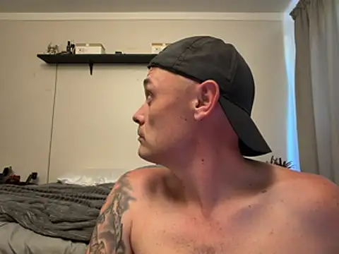 2hornyguyz