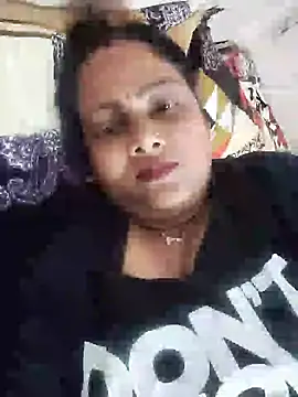 Hot_Aunty_44