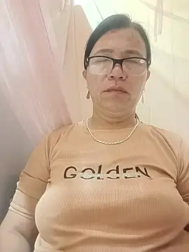 Chilly-wet live cam on StripChat