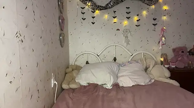 AngelHurt live cam on StripChat