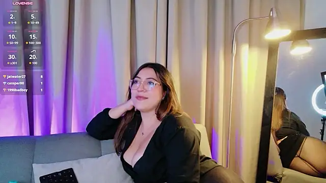 Mila_white1 live cam on StripChat
